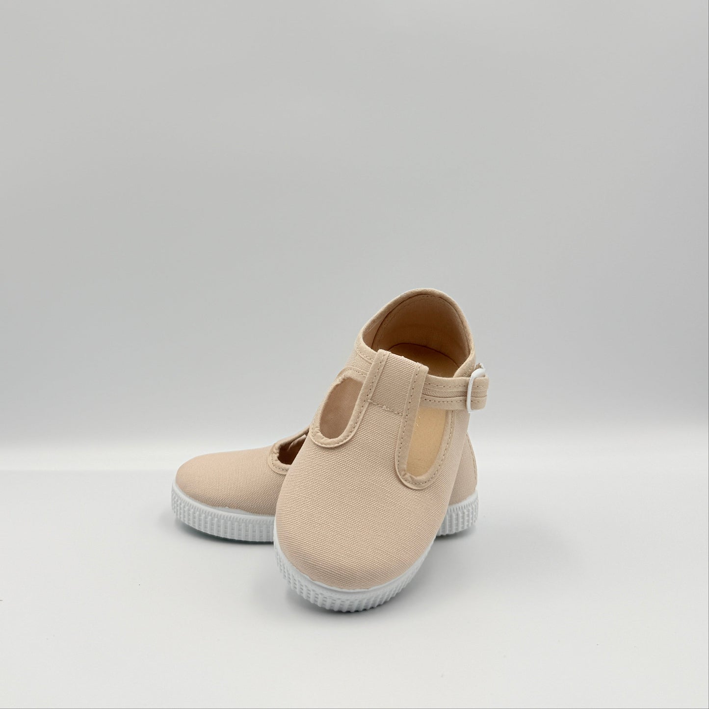 T- Strap 'Naia' Sand