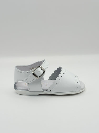 Sandal Scallop White