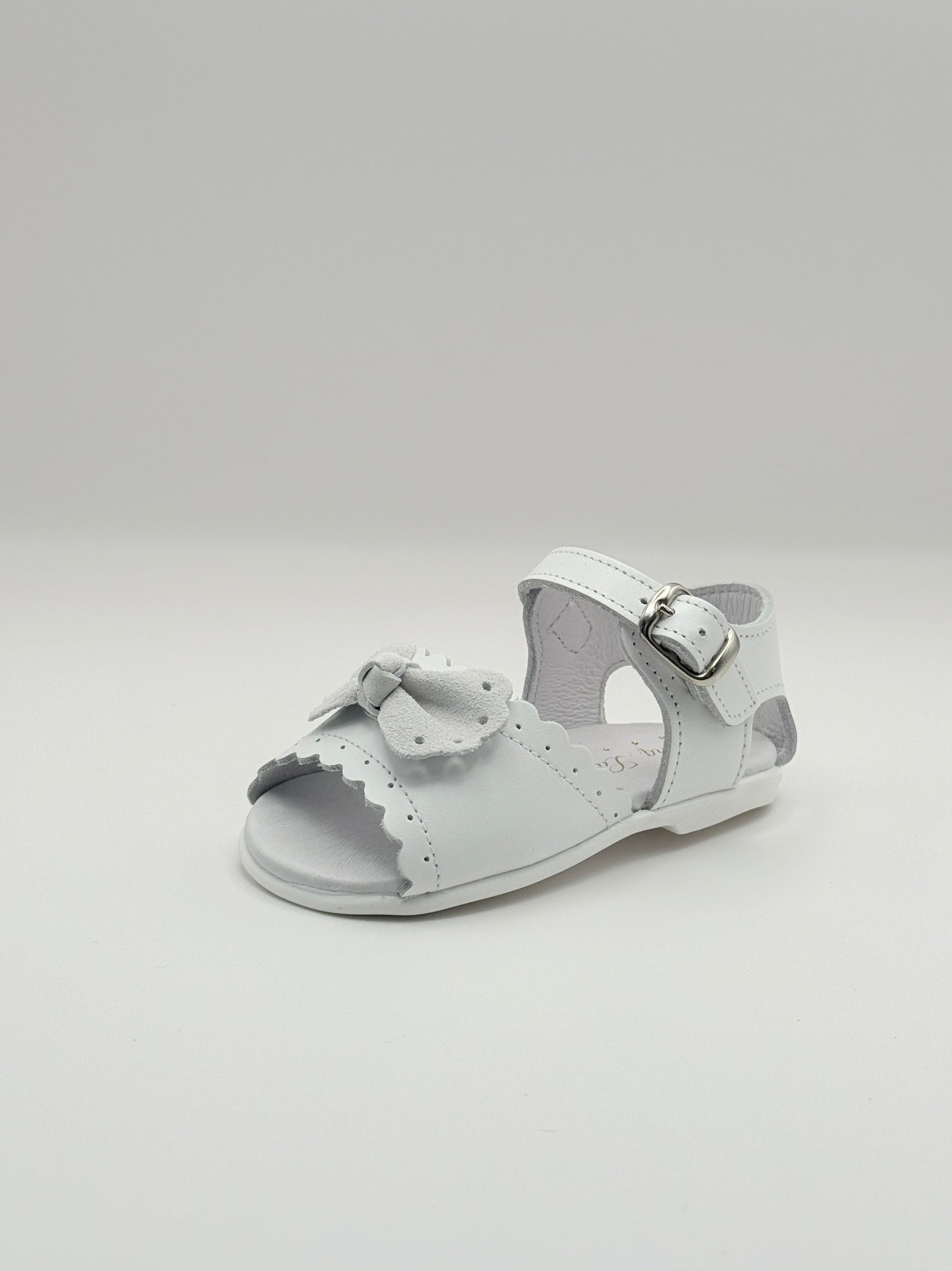 Sandal Scalloped Bow White