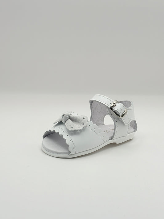 Sandal Scalloped Bow White