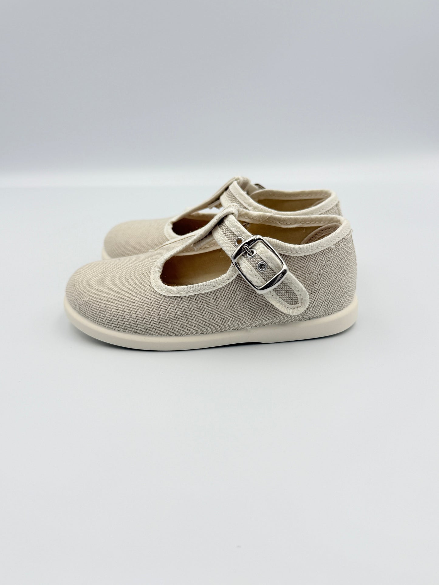 T- Strap ‘Viena' Sand