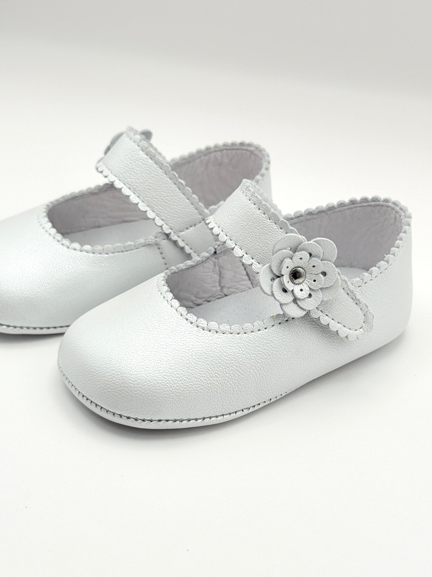 Crib Shoe Mary Jane Flor Pearl White