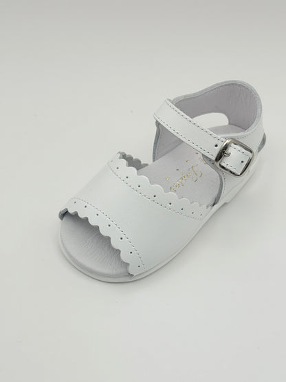 Sandal Scallop White