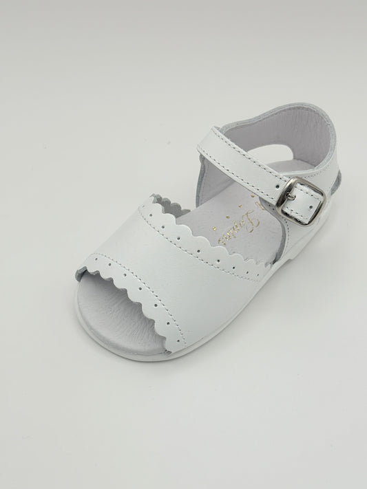 Sandal Scallop White
