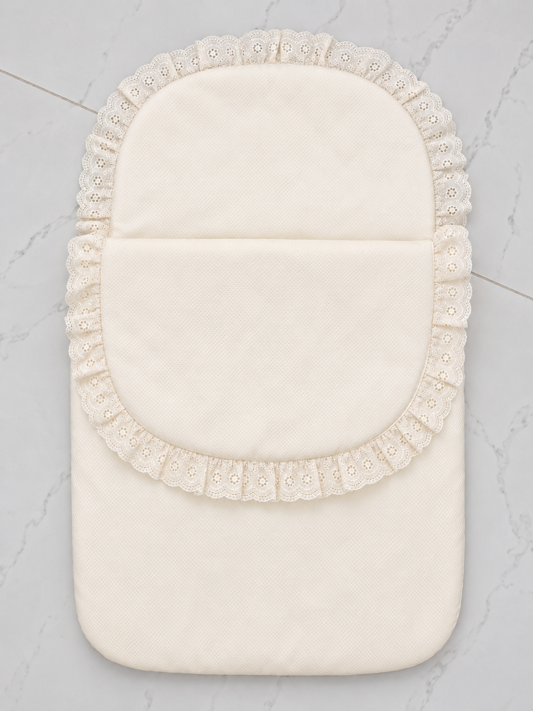 Baby Nest 'Cream Frill'