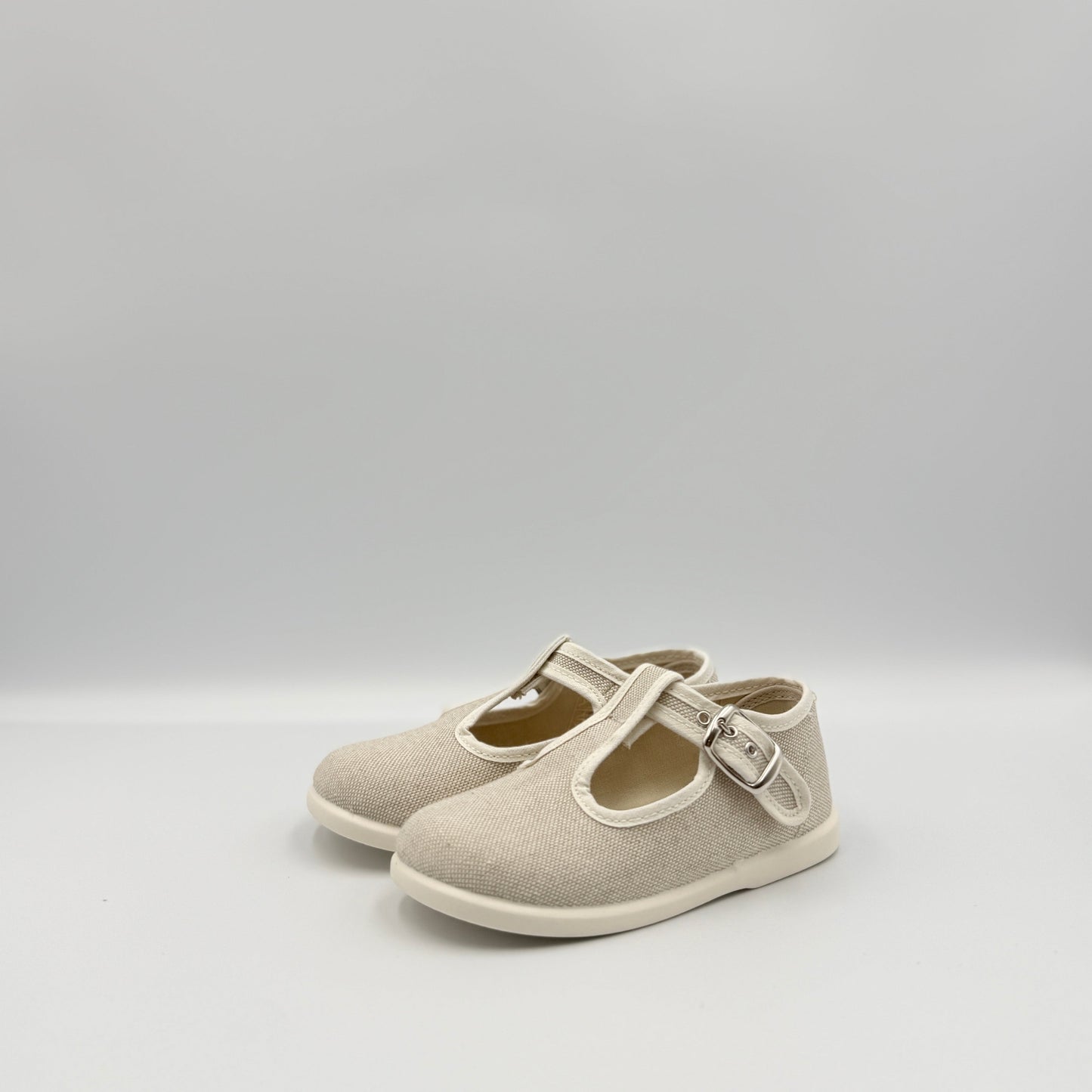 T- Strap ‘Viena' Sand