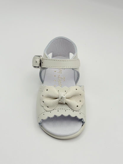 Sandal Scalloped Bow Porcelain