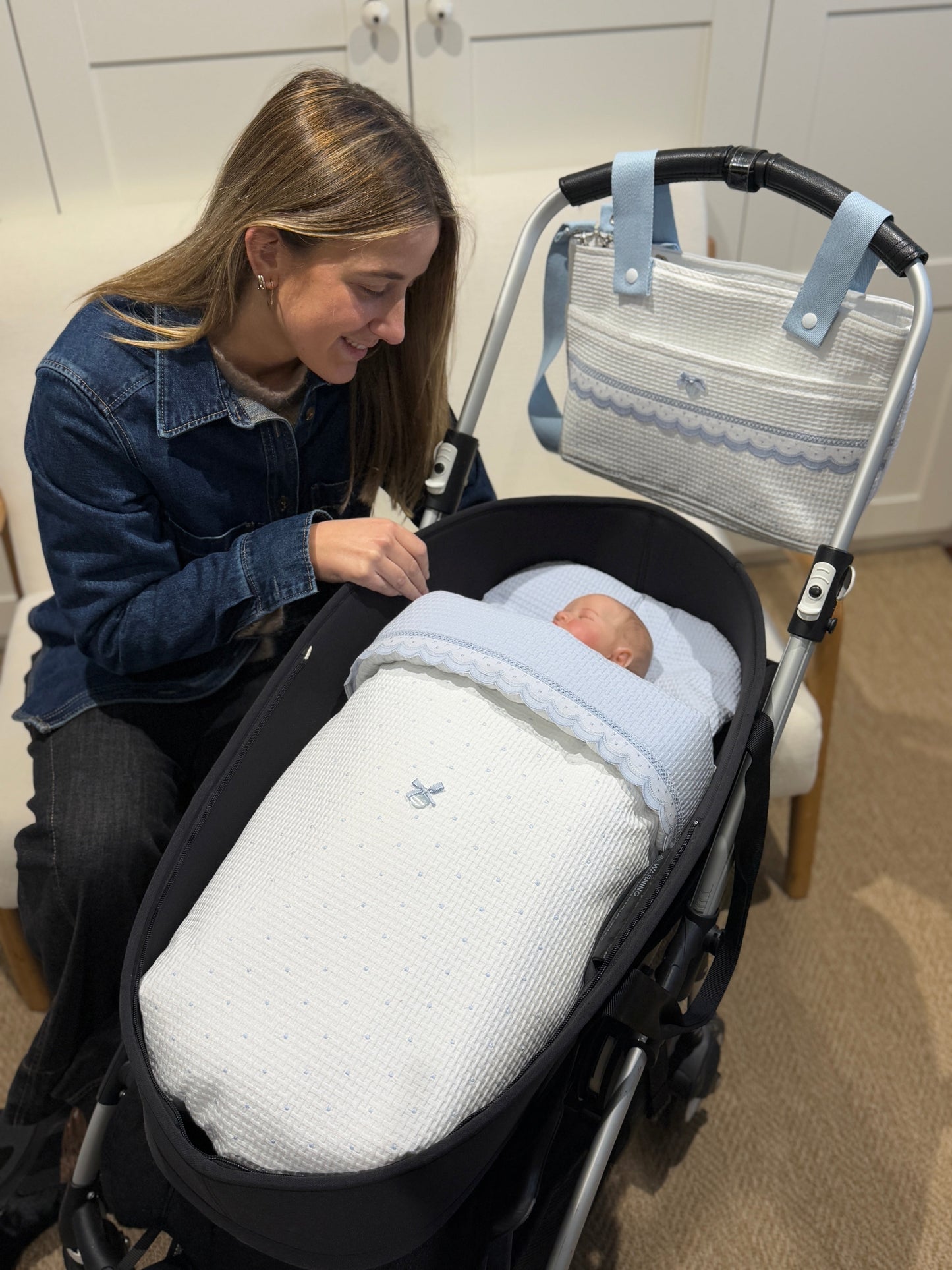 Carry Cot Dots Blue