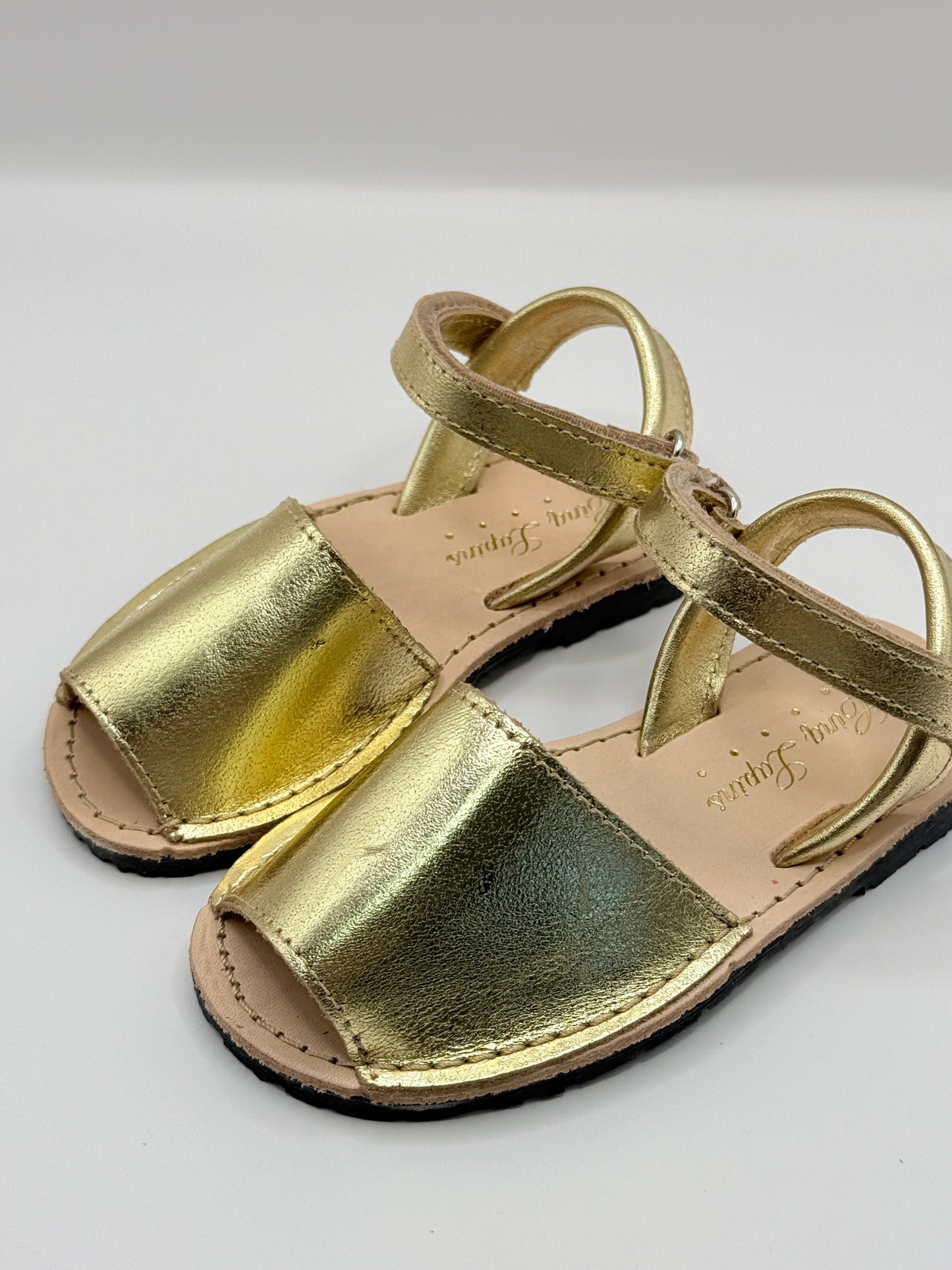 Avarca Metallic Gold
