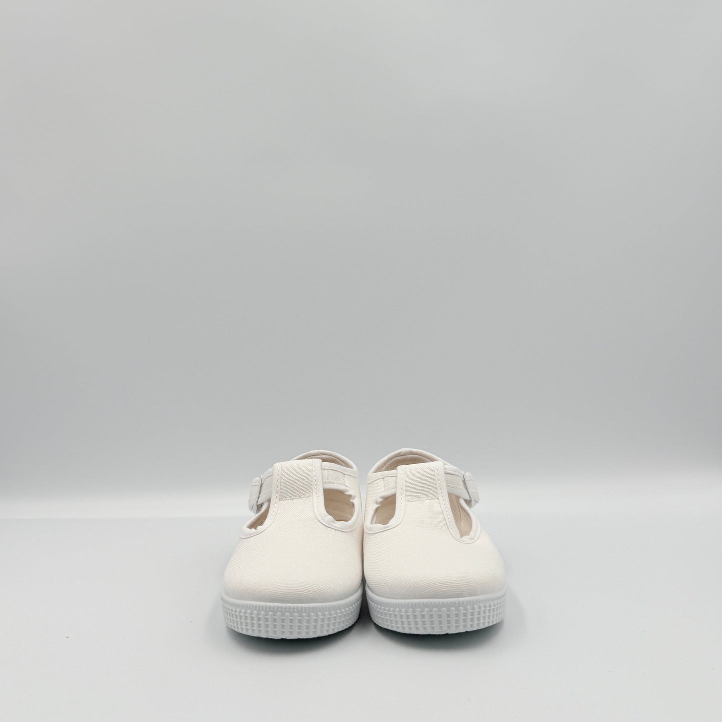 T- Strap 'Naia' White