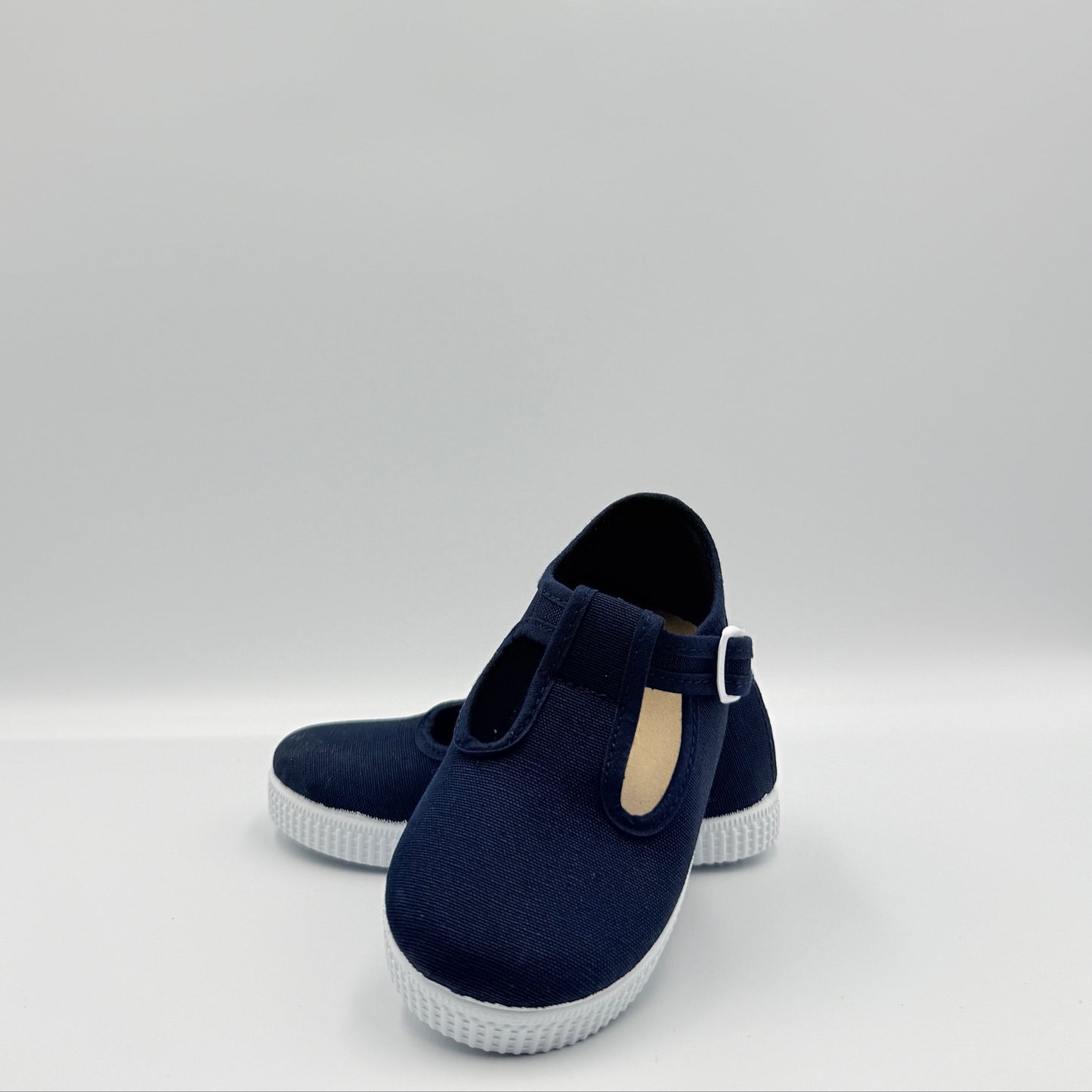 T- Strap 'Naia' Marino