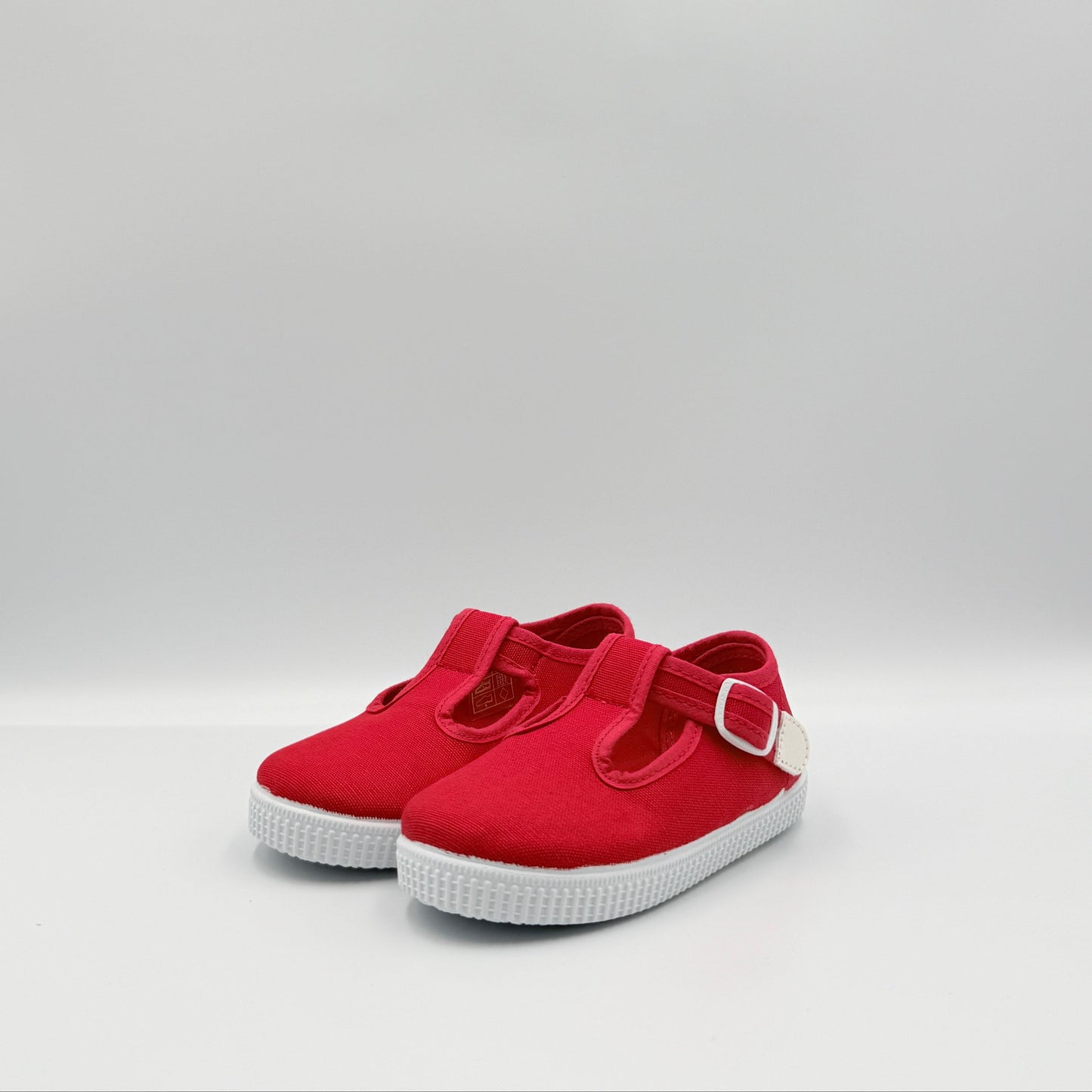 T- Strap 'Naia' Red